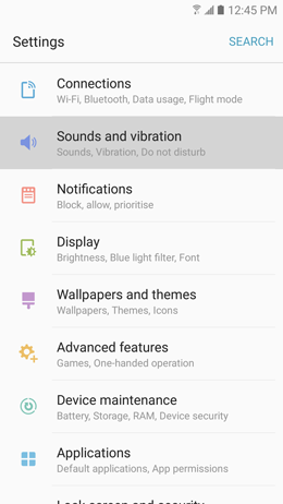How do I change the volume settings and notification sounds on my Samsung Galaxy A5 2017?