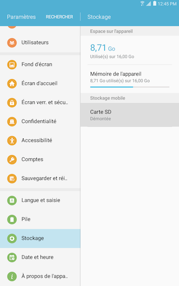 Galaxy Tab E LTE: Insérer une carte mémoire ou la retirer (SM-T377W)
