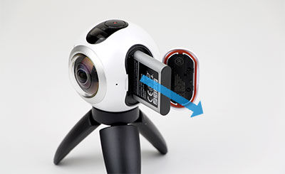 Gear 360: Installer, charger ou retirer la pile (SM-C200)