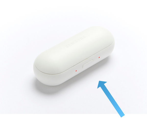 ¿Cómo realizo la carga de los auriculares?