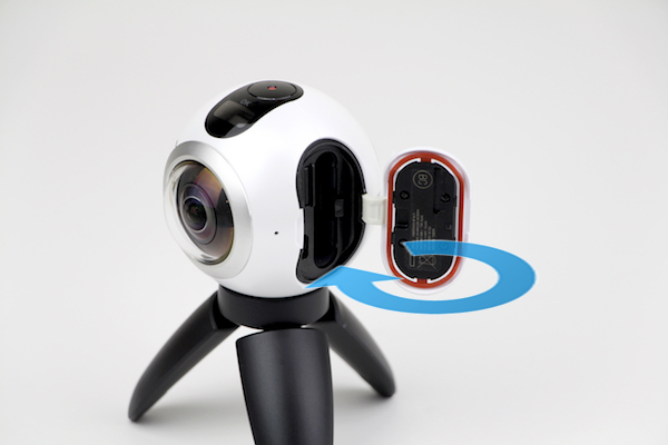 Cámara Gear 360 - ¿Cómo retiro la batería de mi cámara 360?