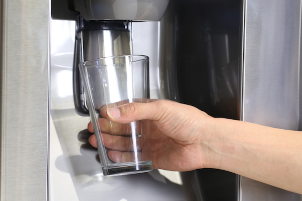 Nevecón RF26J7500 - ¿Cómo usar el Dispensador de hielo?