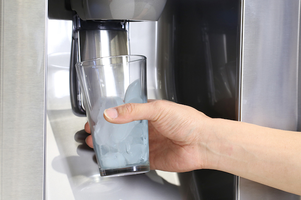 Nevecón RF26J7500 - ¿Cómo usar el Dispensador de hielo?