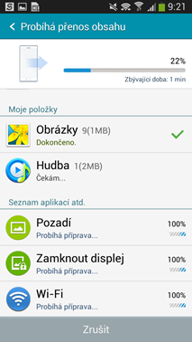Stlačte OK na novom zariadení a začne prenos dát