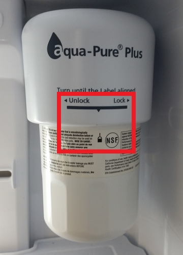 Samsung Side-by-Side Kühlschrank RS61782GDSL/EG, Was tun wenn Wasserfilterpatrone nicht passt, Markierungen der Filteraufnahme und Wasserfilterpatrone liegen auf einer Linie