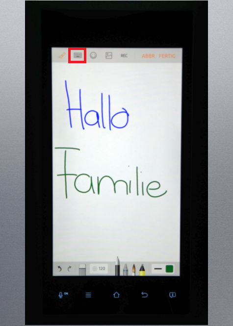 Whiteboard-Funktion von einem Samsung Kühlschrank Family Hub, mit den Fingern malen oder schreiben
