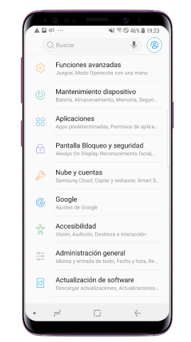 Si quieres visualizar archivos o aplicaciones en modo pantalla completa, pulsa dos veces sobre el botón de Mostrar y ocultar para ocultar la barra de navegación