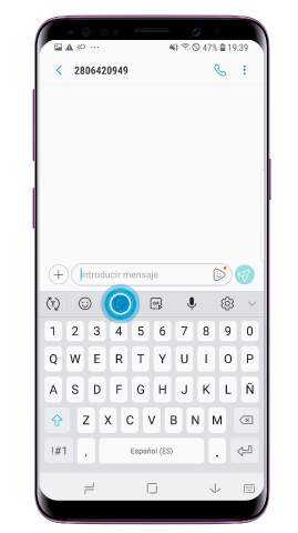 Selecciona el icono de Emoji en el teclado de Samsung