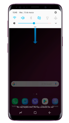 Arrastra el panel de notificaciones hacia abajo