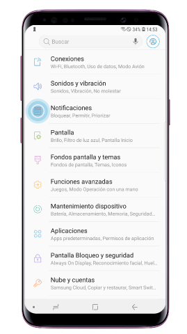 Abre “Ajustes” y pulsa “Notificaciones”