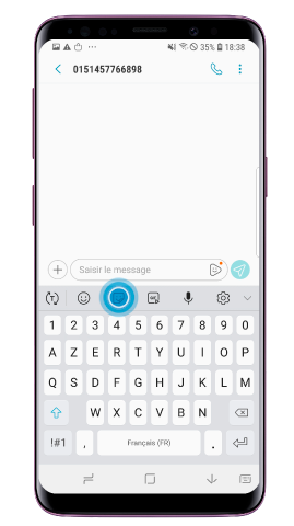 Sur le clavier Samsung, appuyez sur l'icône Emoji
