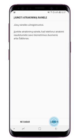 Kai pasirodo atrakinimo pagal rainelę ekranas, bakstelėkite „Turn on“