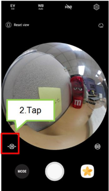 How do I switch cameras on my Samsung Gear 360 (2017)?