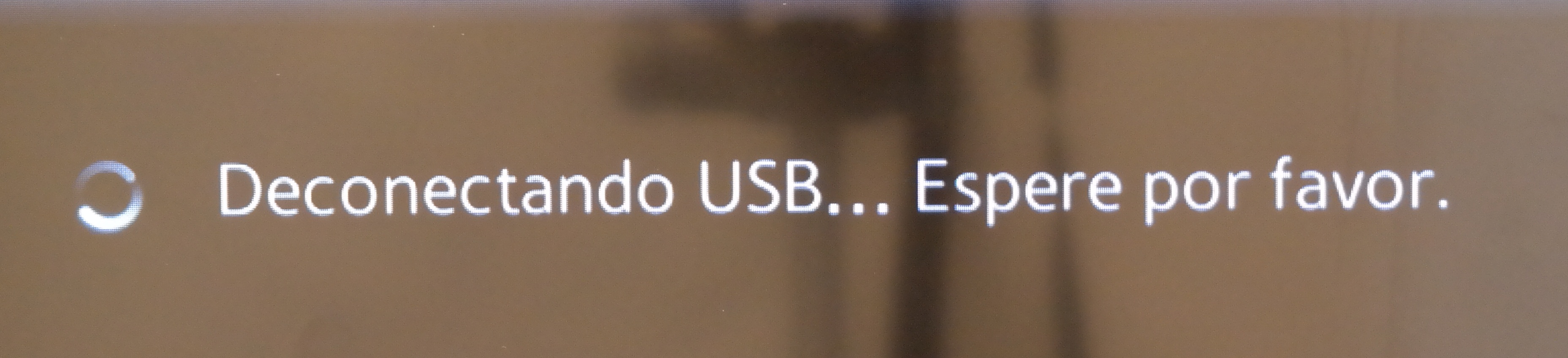 ¿Cómo retirar de forma segura una memoria USB de un Smart TV?