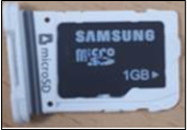 How do I install the memory card in my Samsung Gear 360 (2017) device?