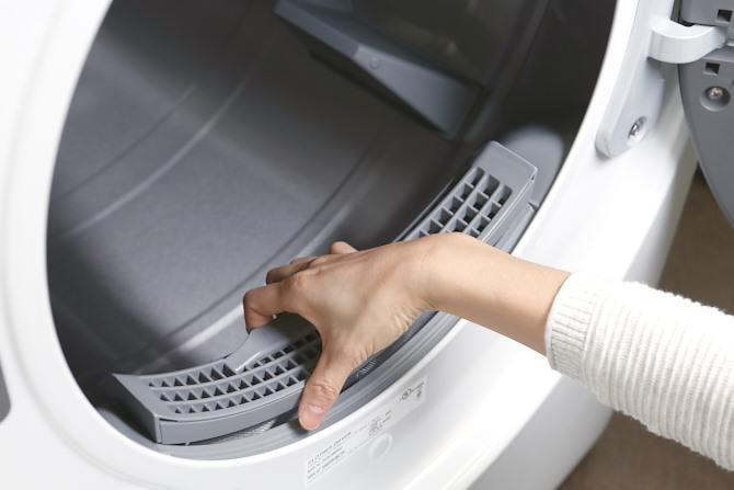 clean the lint filter in dryer